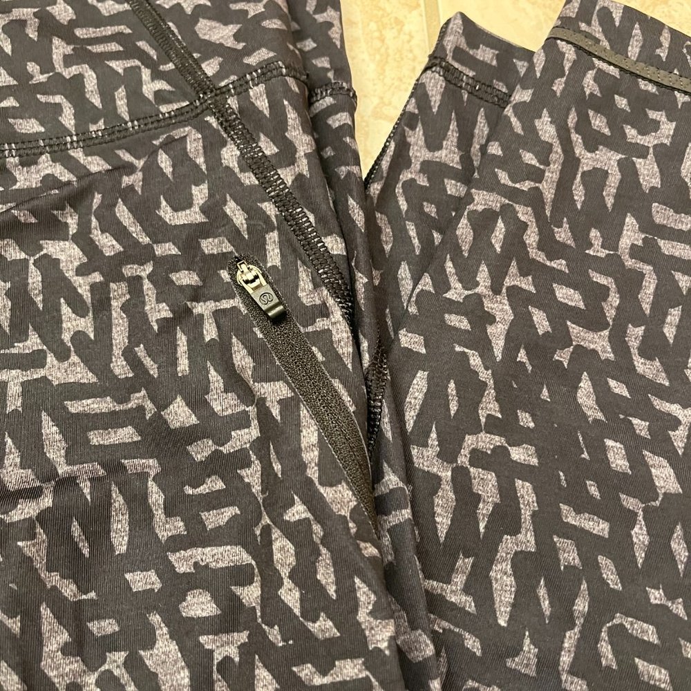 Lululemon Pattern Leggings Size 0 - Picture 4 of 4